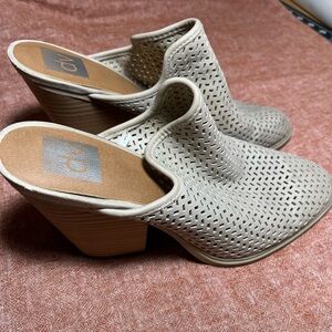 DV Cream leather mules size 8